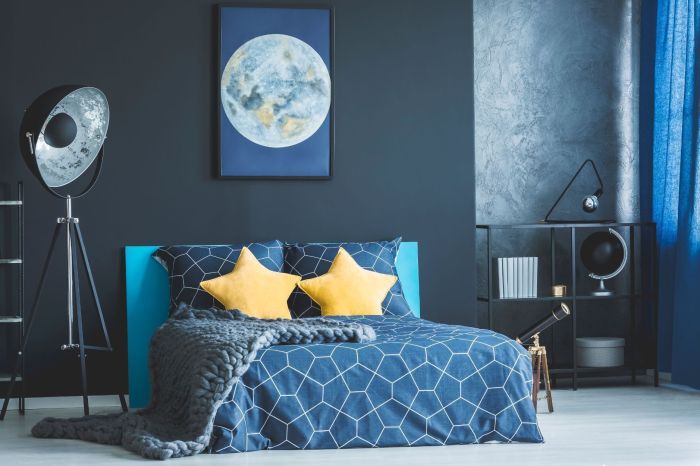 Blue wall bedroom decor