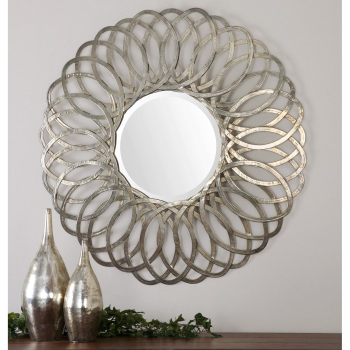 Metal round wall decor