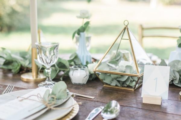 Buffet table decor for wedding