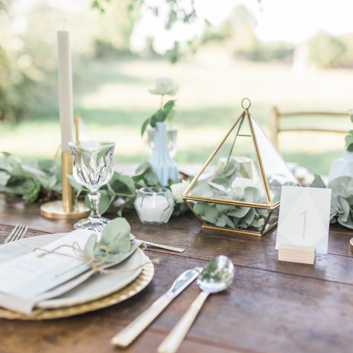 Buffet table decor for wedding