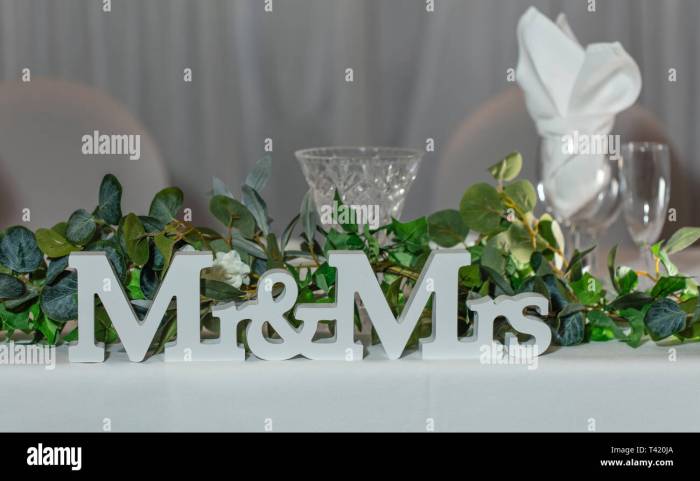 Mr and mrs table decor